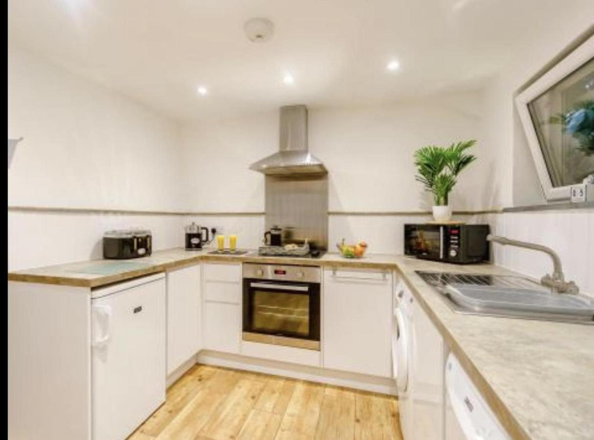 Charming 2-Bed Cottage In Wadebridge Cornwall Exterior foto